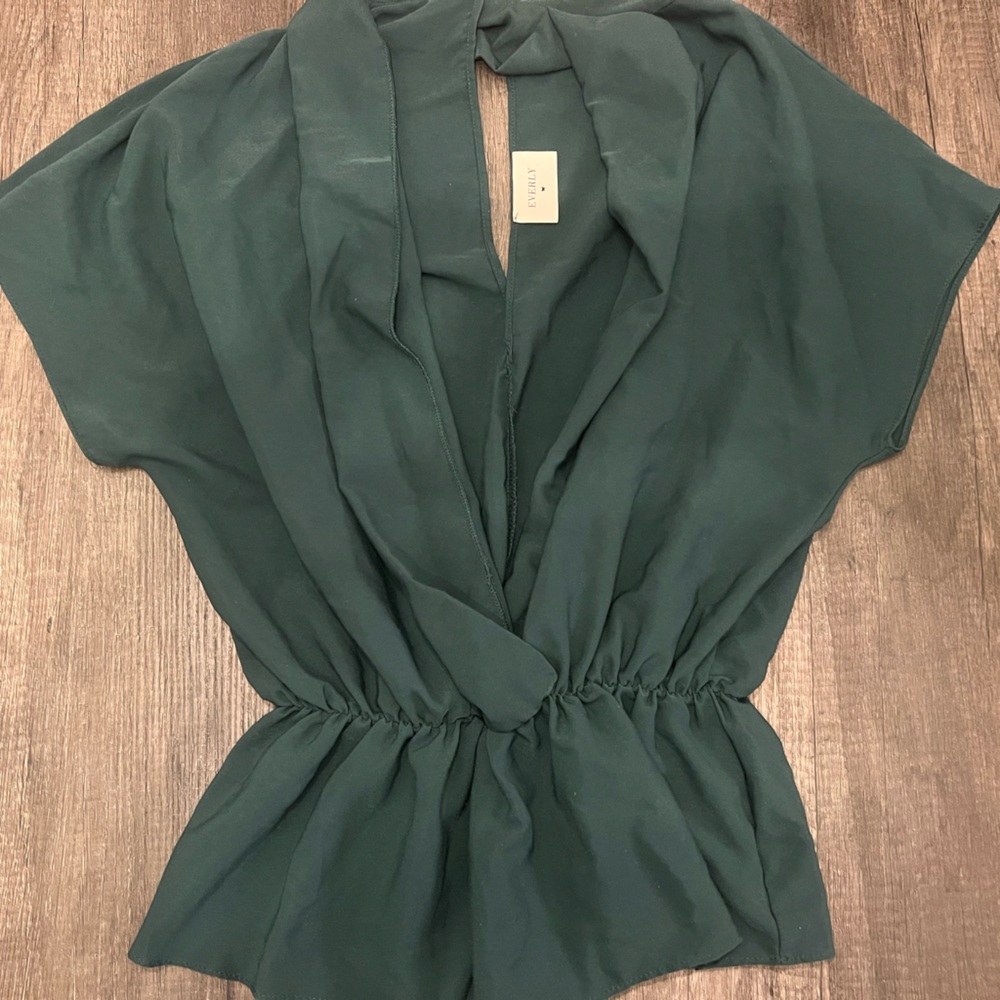 Everly Green Top
